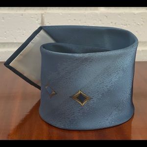 We min by Wembley Blue Vintage Tie